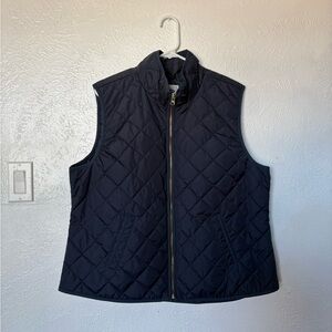 Old Navy navy blue Quilted Vest light weighted with Gold zipper and pockets